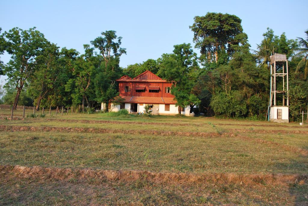 Arun Mekong Guesthouse Kratie Exterior photo