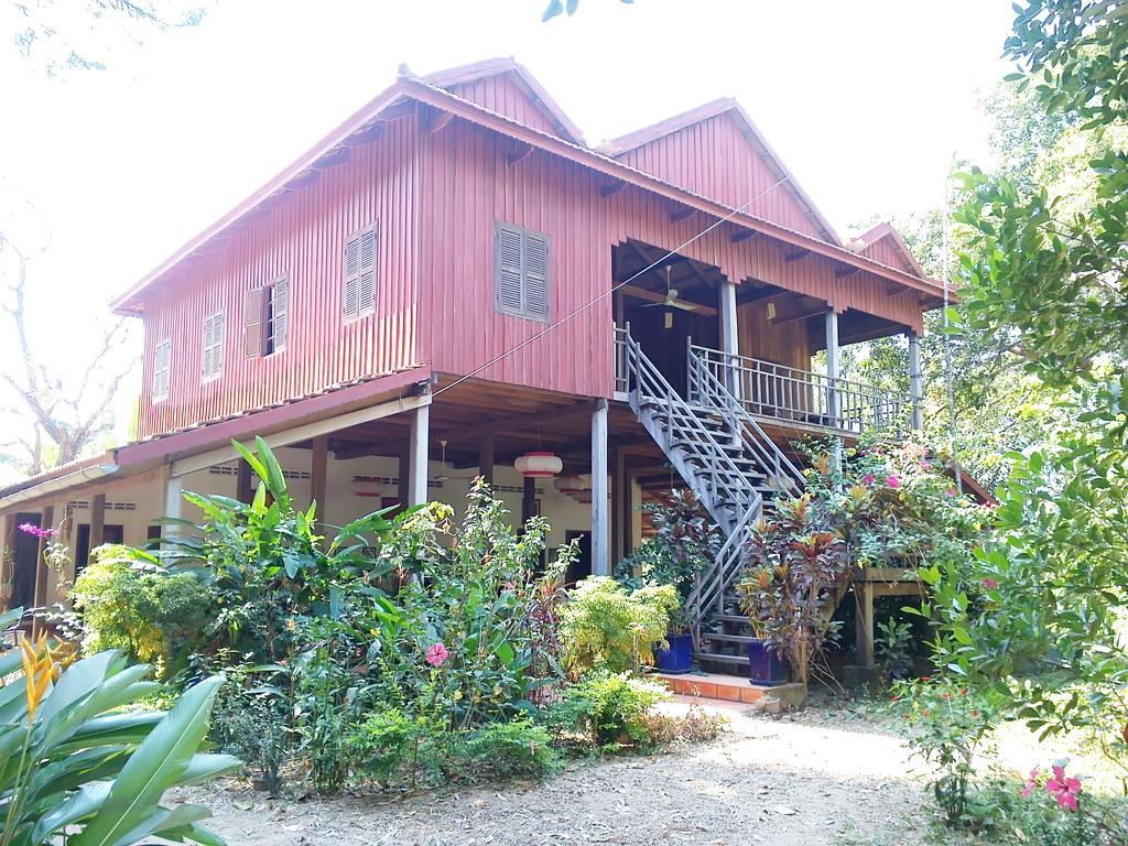 Arun Mekong Guesthouse Kratie Exterior photo