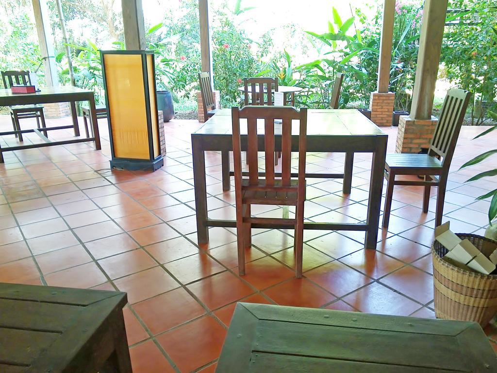 Arun Mekong Guesthouse Kratie Exterior photo
