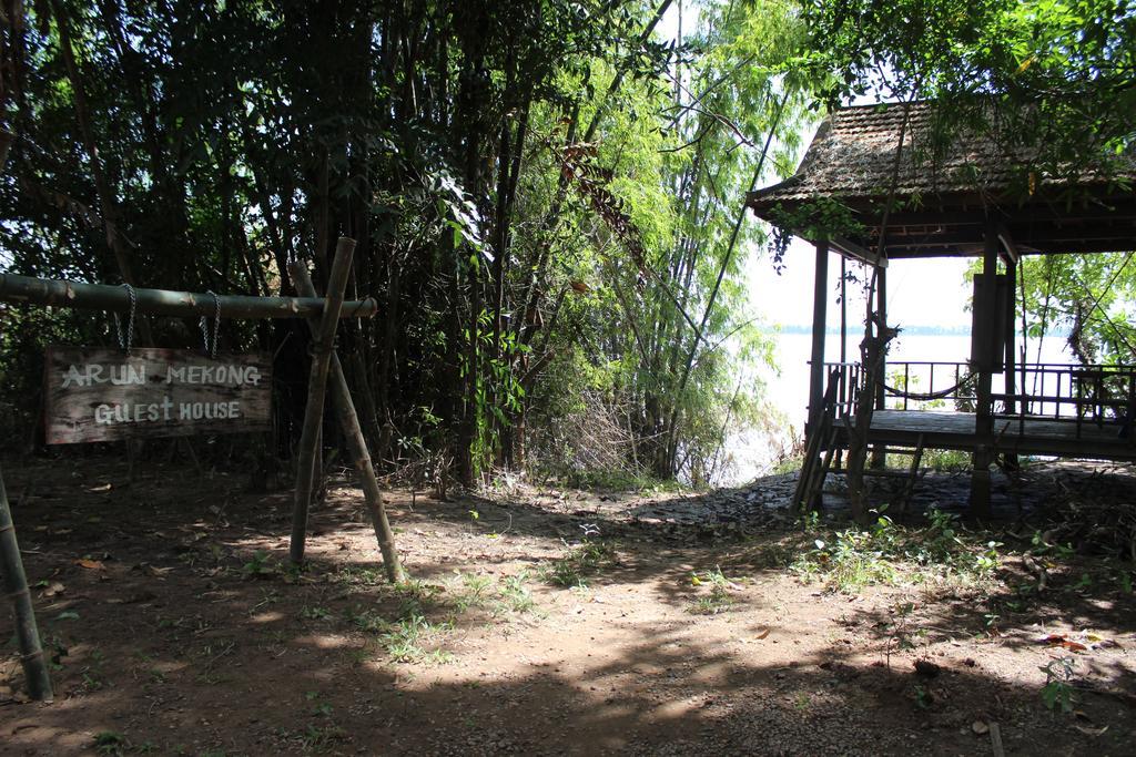 Arun Mekong Guesthouse Kratie Exterior photo