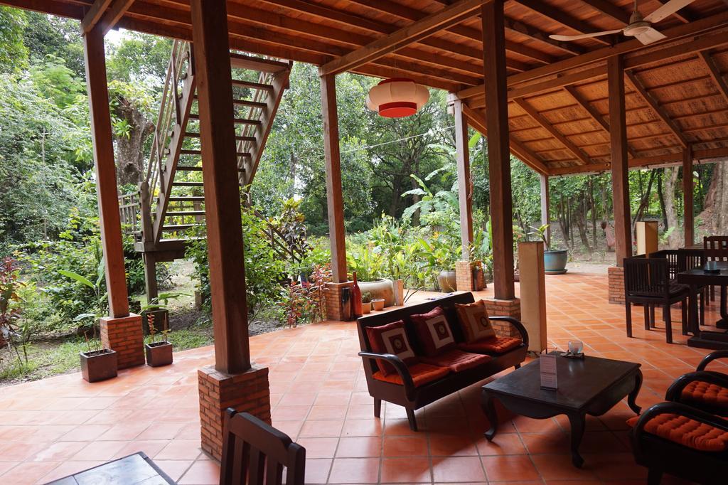 Arun Mekong Guesthouse Kratie Exterior photo